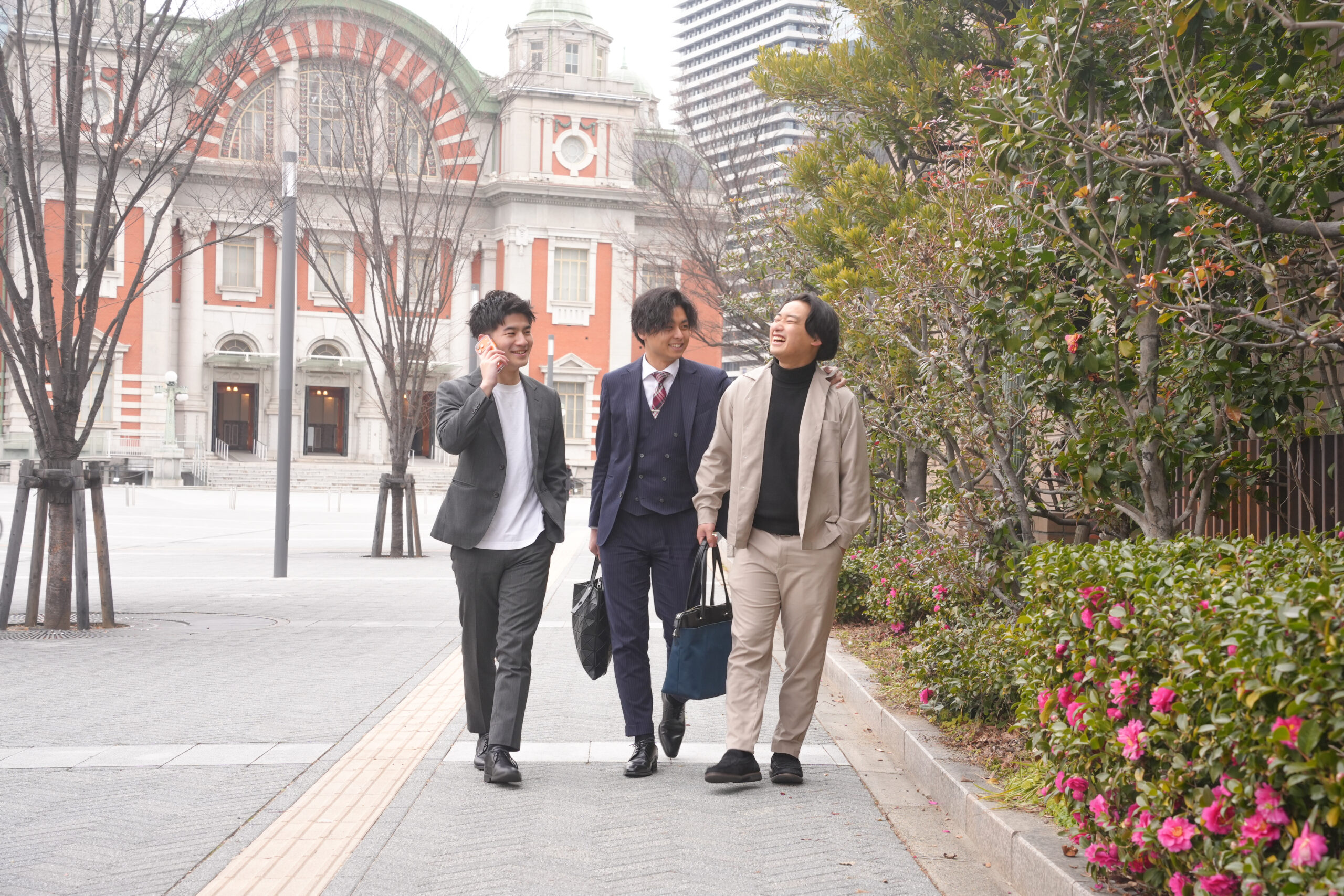 【月給35万～＋賞与年2回】残業ほぼナシ／ネイル自由！通信イベントの企画運営（未経験歓迎・学歴不問）